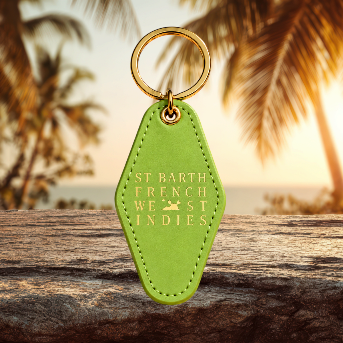 Porte-clés en cuir vert St Barth French West Indies style motel vintage avec anneau doré et logo embossé