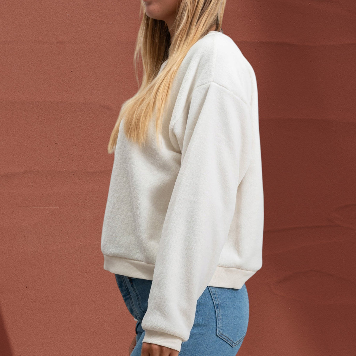 Sweat-shirt court St Barth French West Indies blanc en polaire douce avec manches longues et coupe décontractée