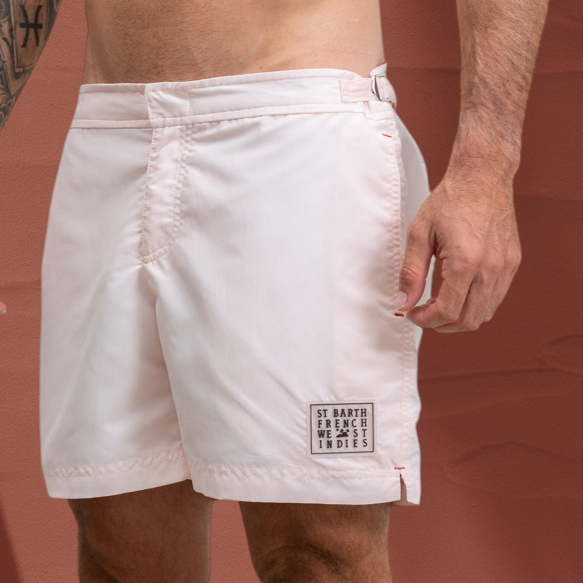 Short de bain rose St Barth French West Indies avec fermetures latérales chromées et logo 3D sur la jambe gauche