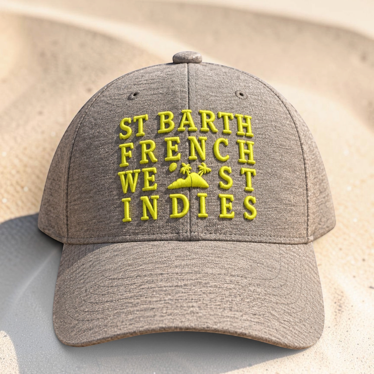 Casquette St Barth French West Indies en coton gris avec logo brodé en 3D jaune sur le sable