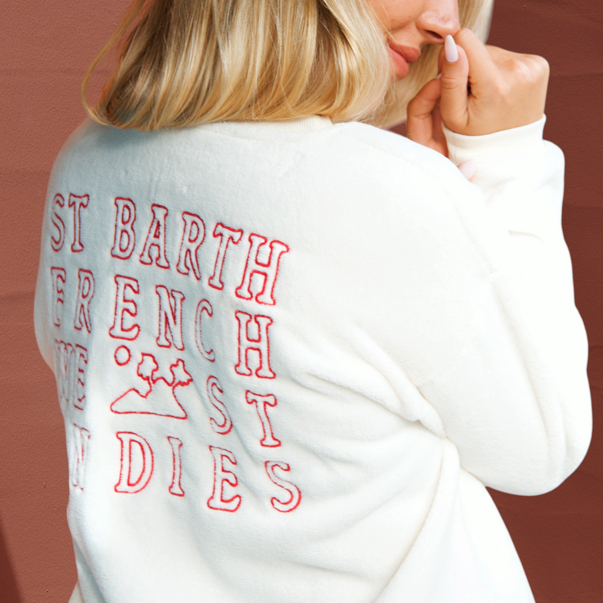 Sweat-shirt court St Barth French West Indies blanc en polaire douce avec logo brodé rouge au dos