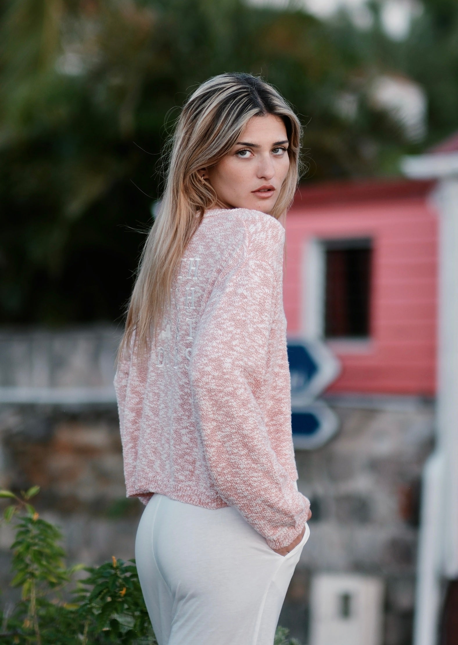 PULL AVA