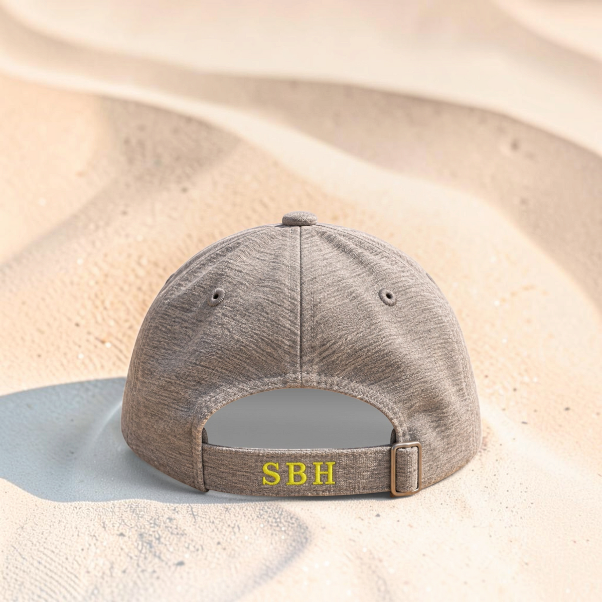 Casquette St Barth French West Indies en coton beige avec logo SBH brodé en 3D sur la sangle arrière réglable