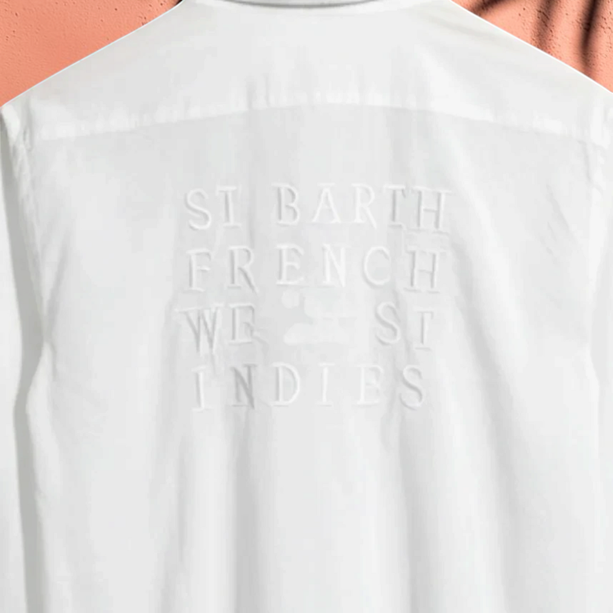 Chemise blanche St Barth French West Indies en coton léger avec logo brodé ton sur ton au dos