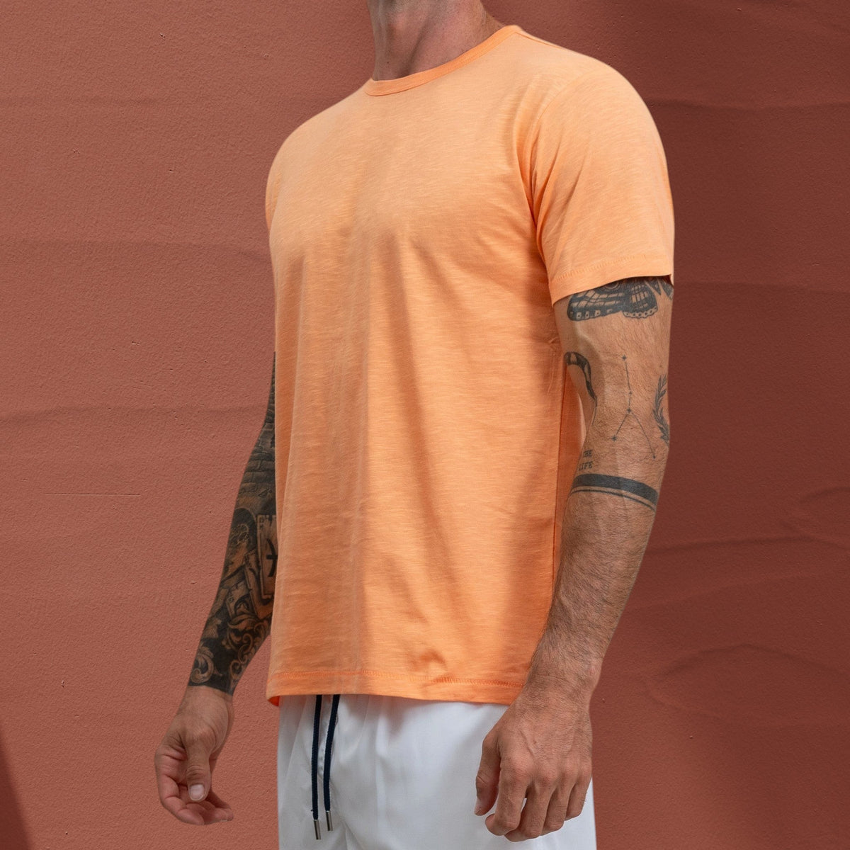 T-shirt Jasper St Barth French West Indies en coton slub orange vif, coupe décontractée pour homme