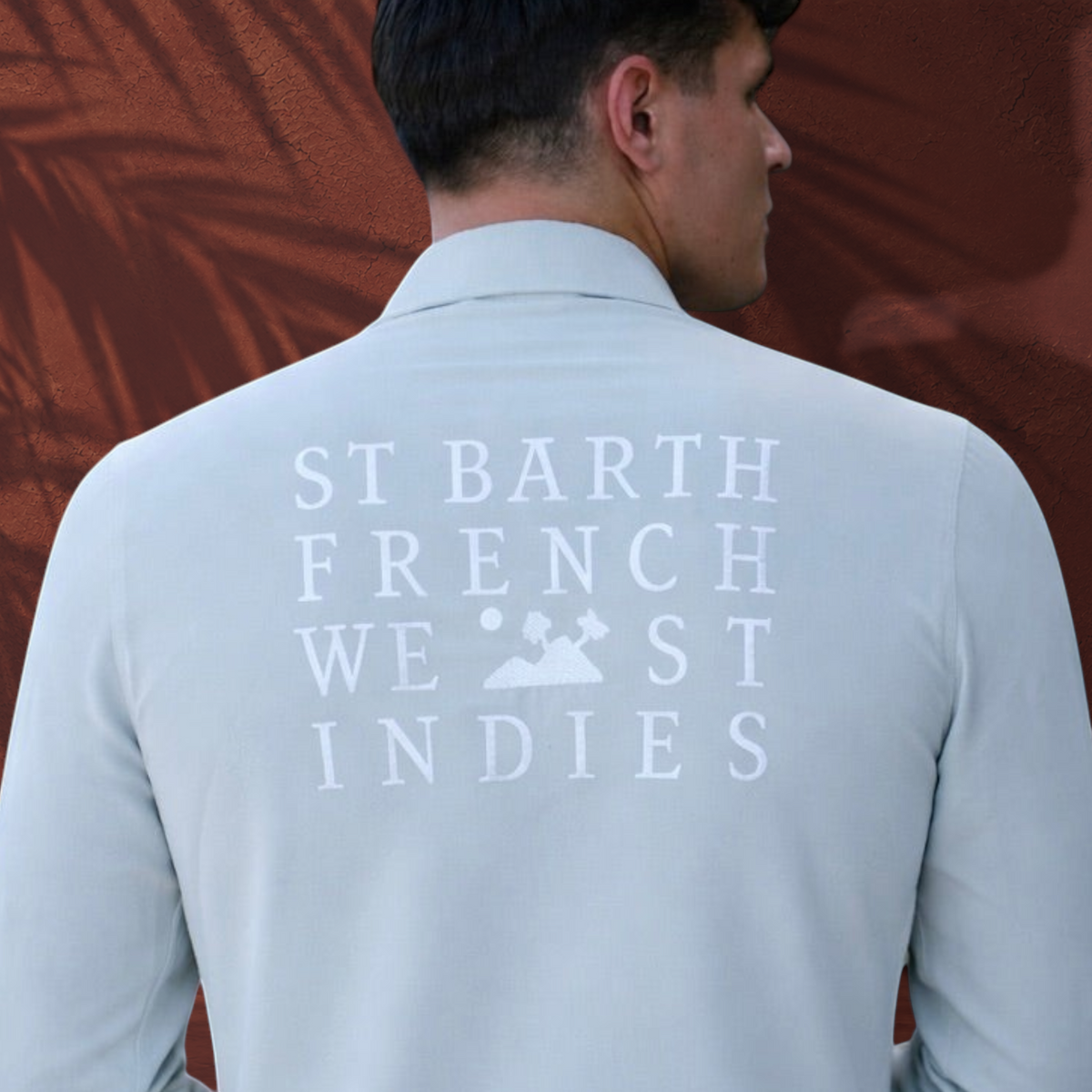 Veste Jules St Barth French West Indies en sergé de coton bleu clair avec broderie blanche au dos